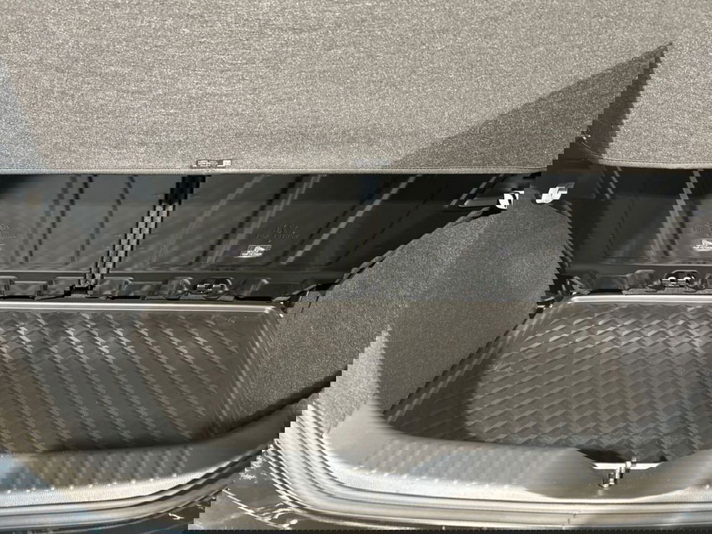 Toyota Aygo X nuova a Lecco (12)