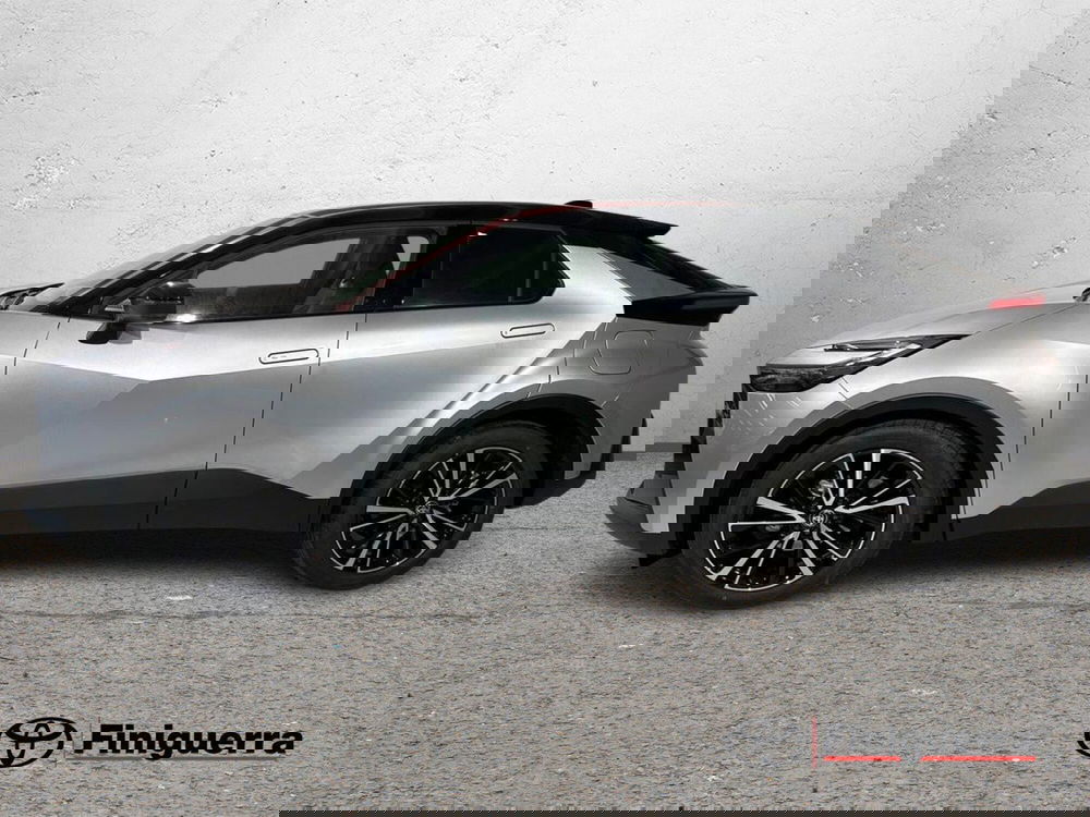 Toyota Toyota C-HR nuova a Lecco (6)