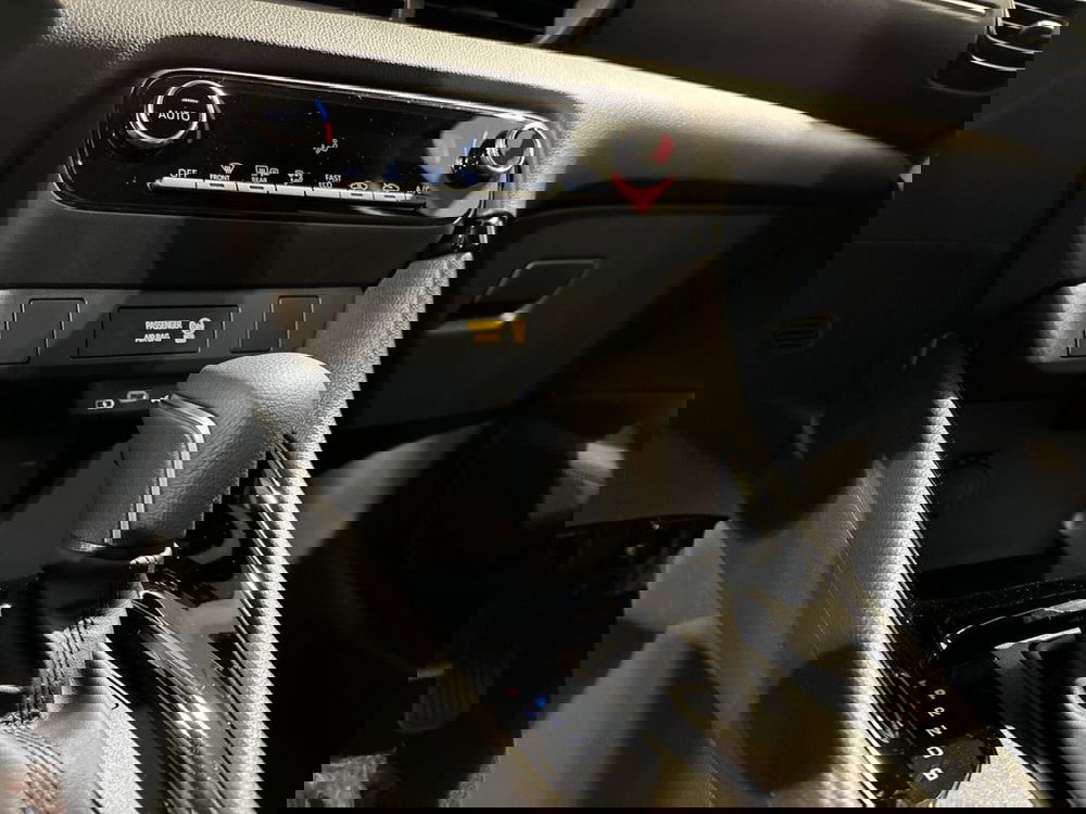 Toyota Yaris nuova a Lecco (14)