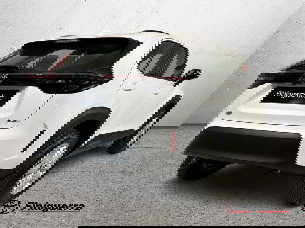 Toyota Yaris Cross nuova a Lecco (4)