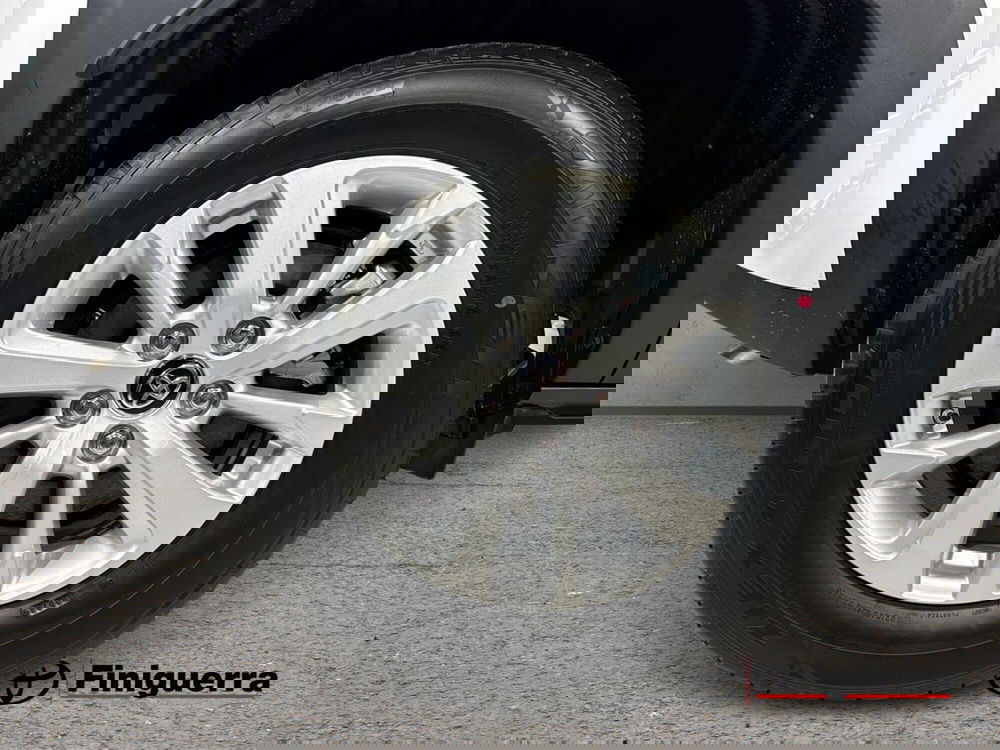 Toyota Yaris Cross nuova a Lecco (7)