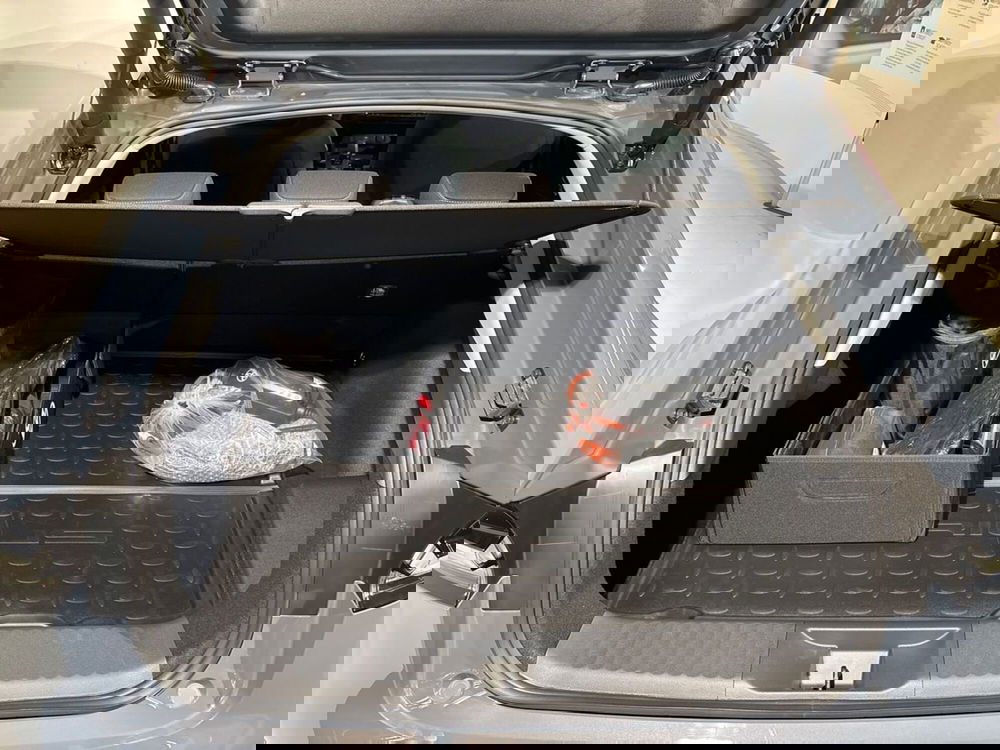 Toyota Prius nuova a Lecco (12)