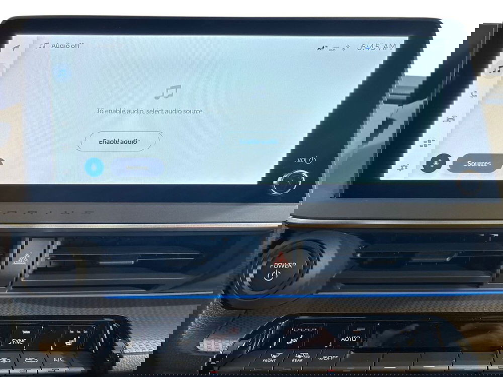 Toyota Prius nuova a Lecco (13)