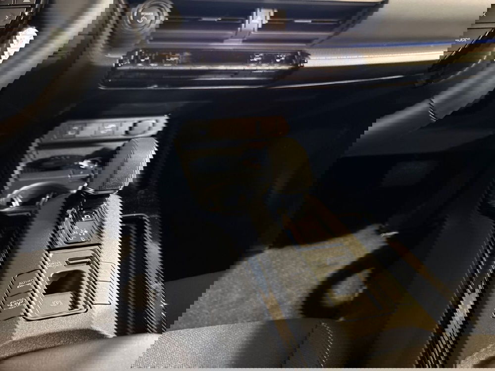 Toyota Prius nuova a Lecco (14)