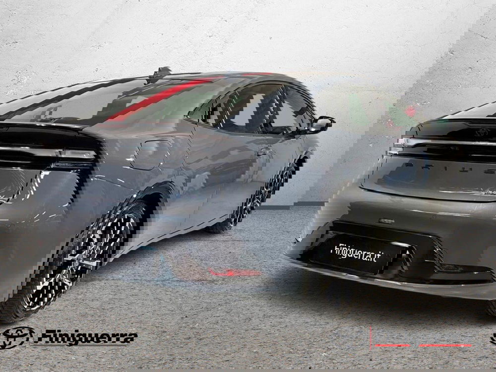 Toyota Prius nuova a Lecco (4)