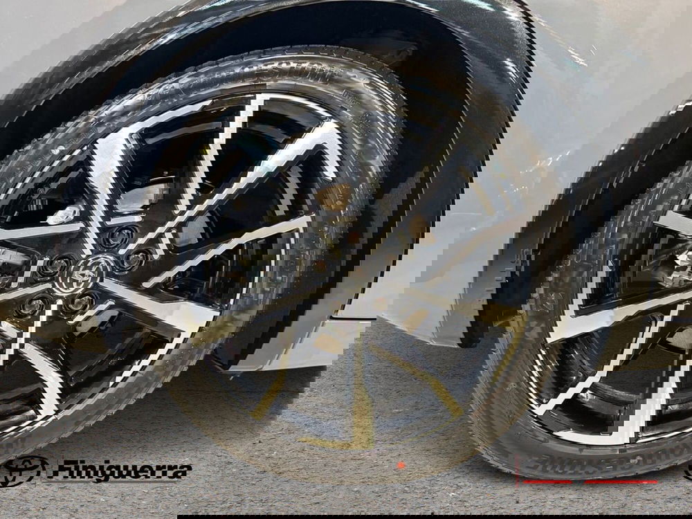 Toyota Prius nuova a Lecco (7)