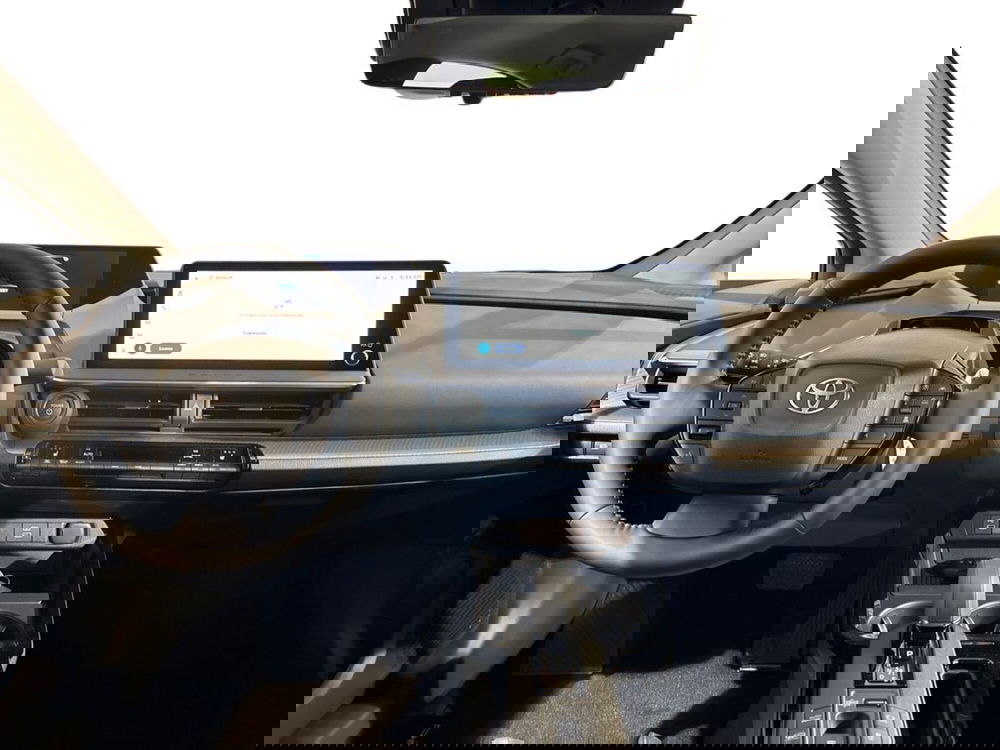 Toyota Prius nuova a Lecco (8)