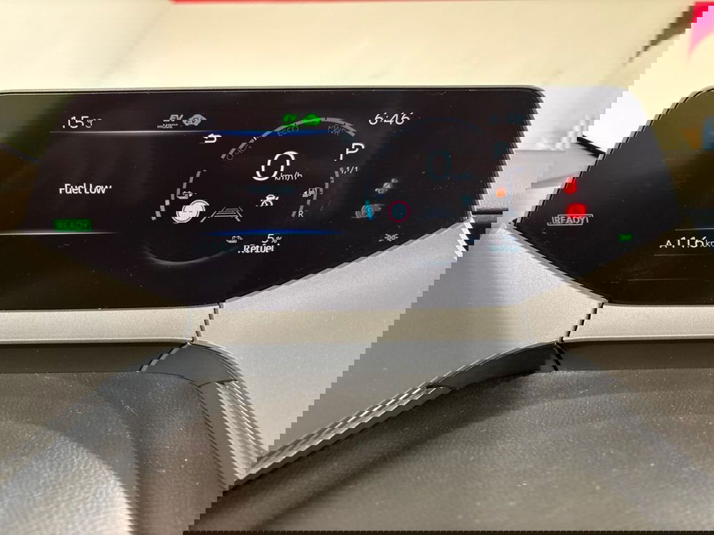 Toyota Prius nuova a Lecco (9)