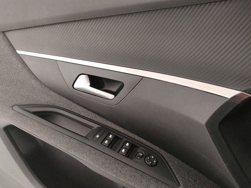 Peugeot 3008 usata a Caserta (10)