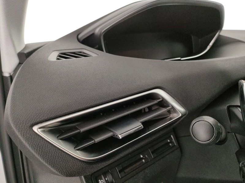Peugeot 3008 usata a Caserta (9)