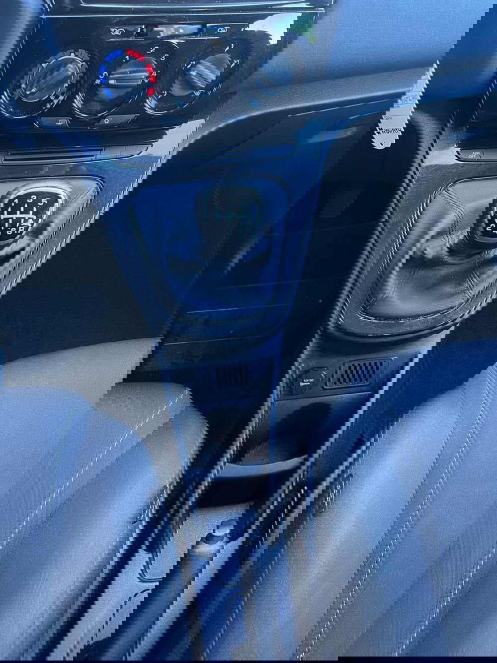 Lancia Ypsilon usata a Milano (17)