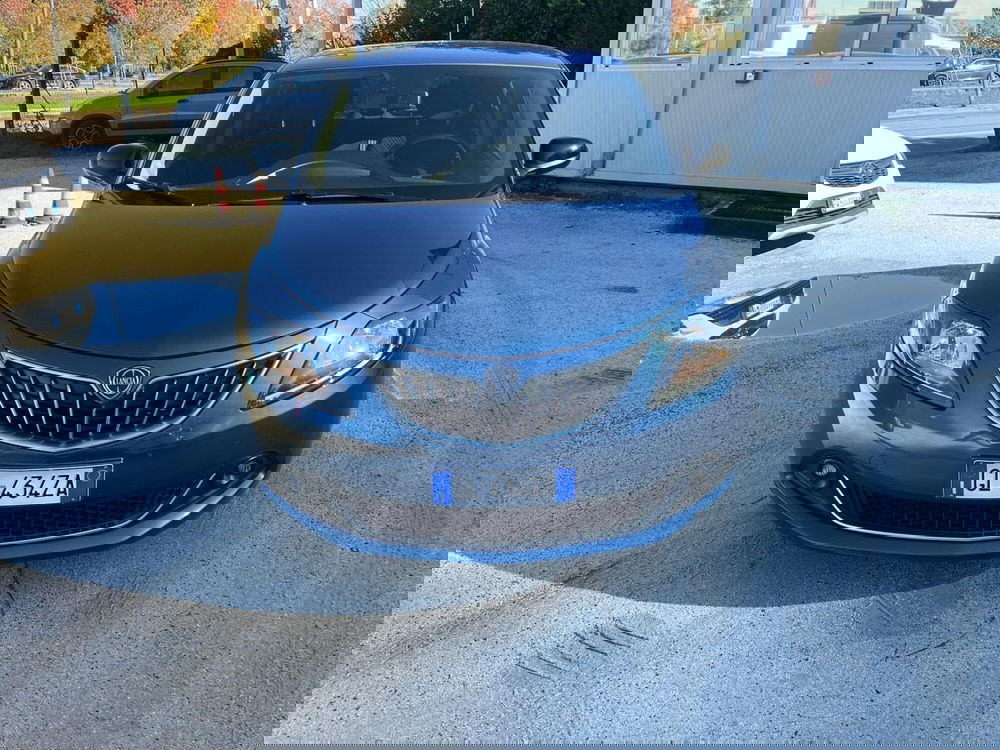 Lancia Ypsilon usata a Milano (2)