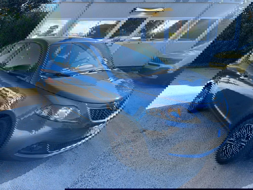Lancia Ypsilon usata a Milano (3)