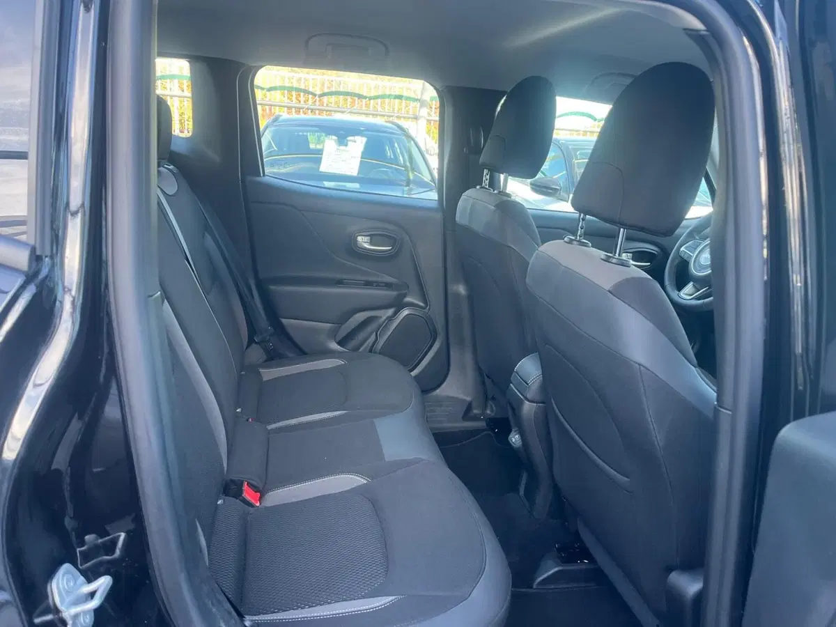 Jeep Renegade usata a Milano (14)