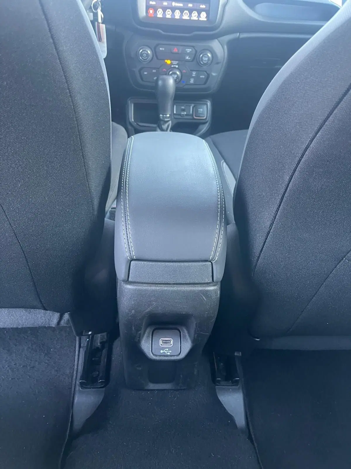 Jeep Renegade usata a Milano (19)