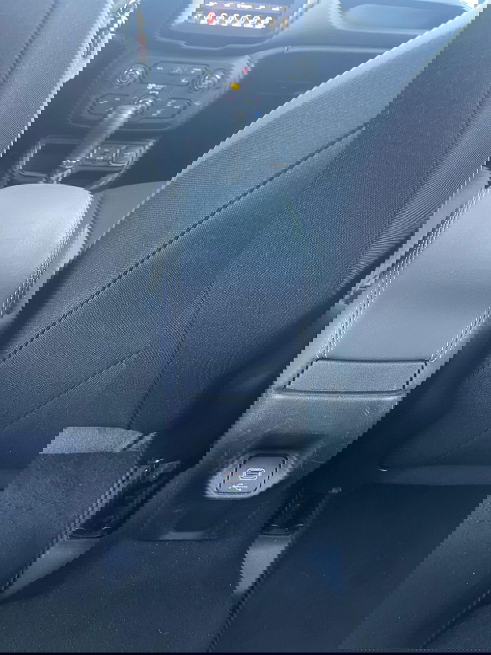 Jeep Renegade usata a Milano (19)