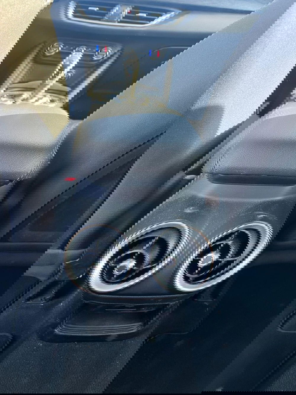 Alfa Romeo Stelvio usata a Milano (18)