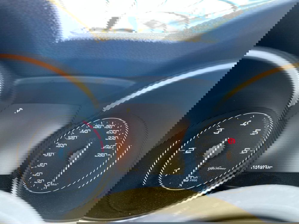 Alfa Romeo Stelvio usata a Milano (19)