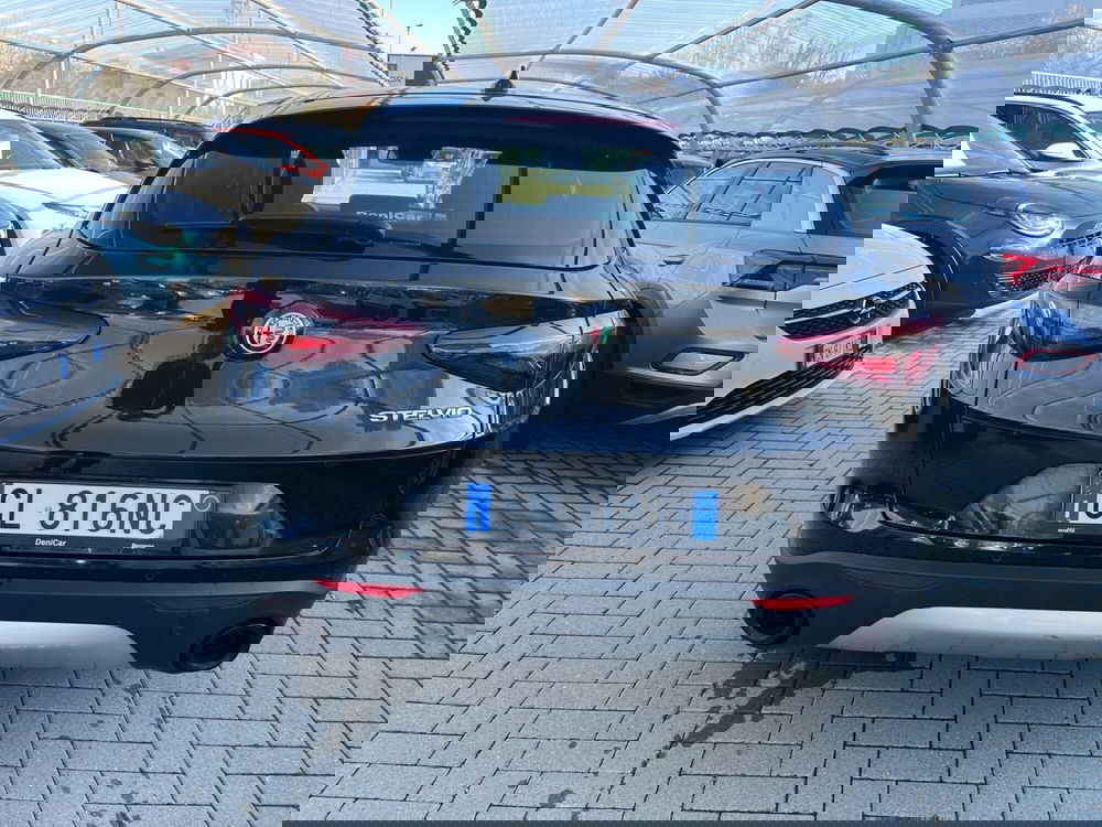 Alfa Romeo Stelvio usata a Milano (8)