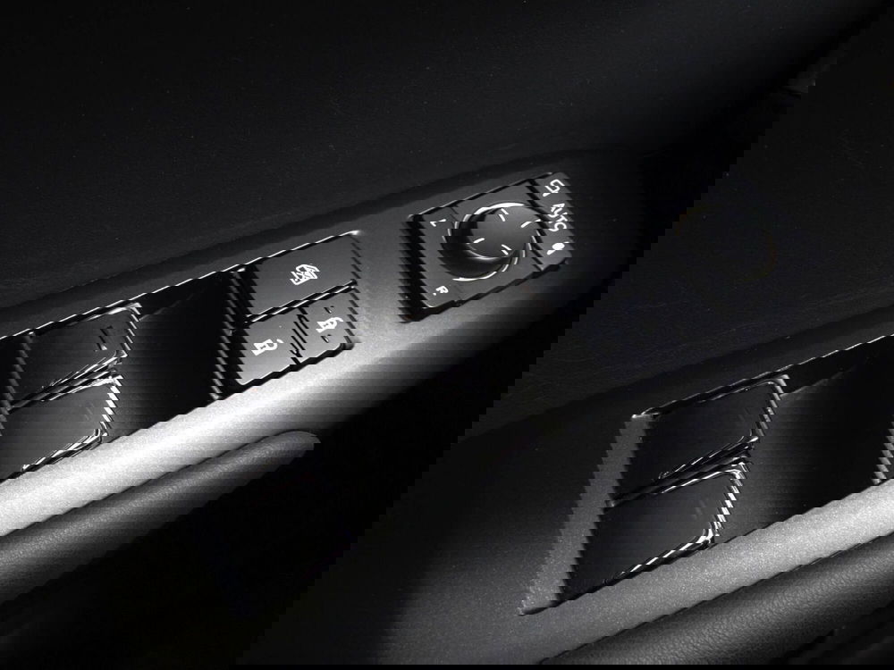 Lexus NX usata a Treviso (17)