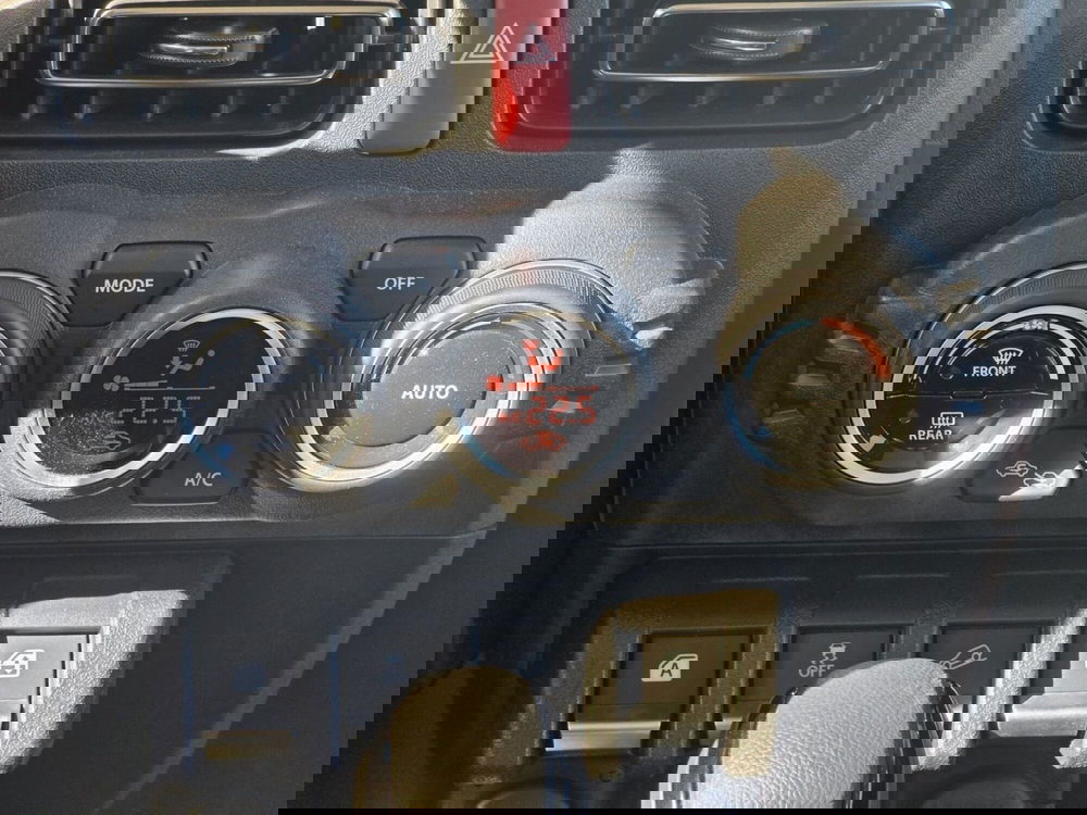 Suzuki Jimny nuova a Pistoia (15)