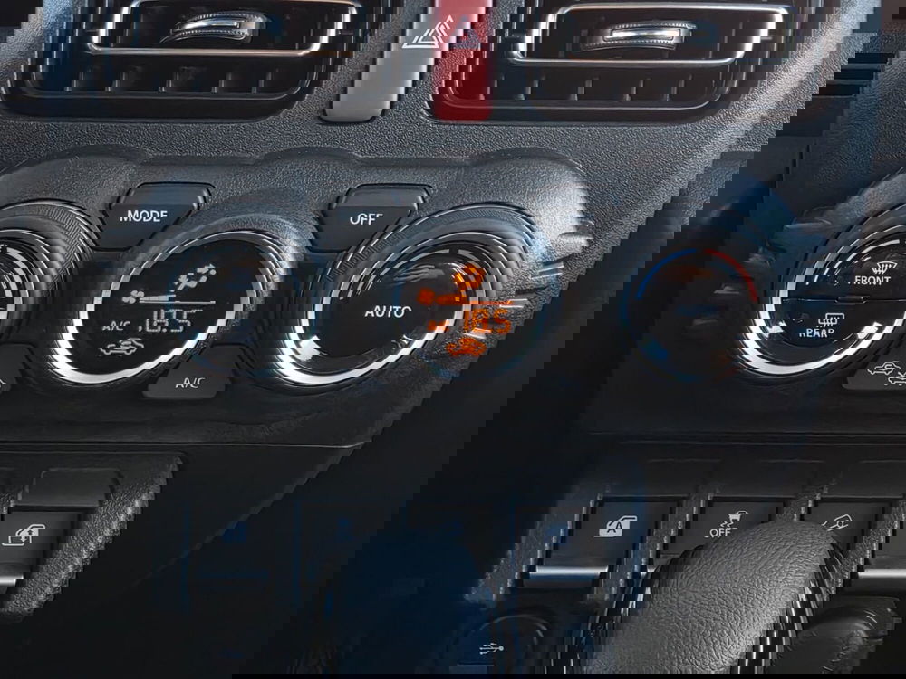 Suzuki Jimny nuova a Pistoia (9)