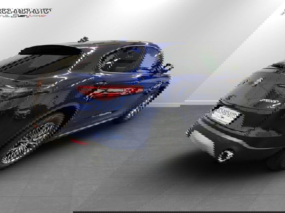 Alfa Romeo Stelvio usata a Alessandria (2)