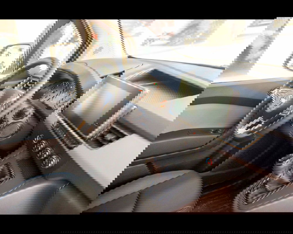 Nissan Townstar nuova a Venezia (12)