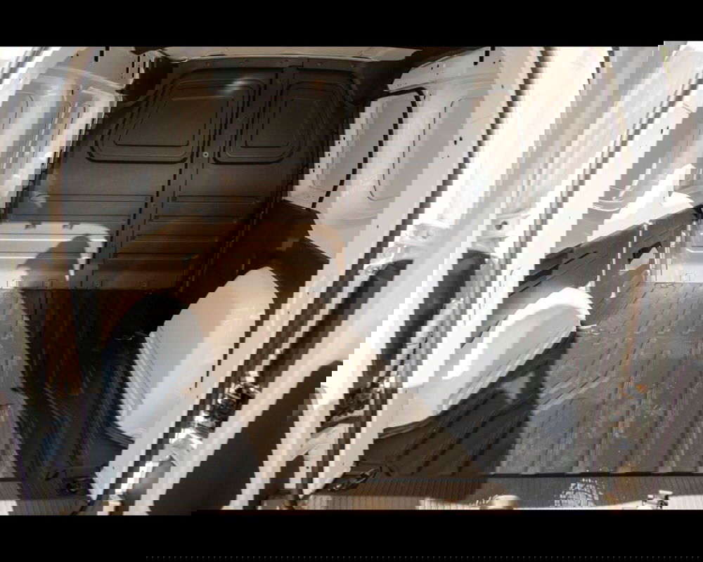 Nissan Townstar nuova a Venezia (13)