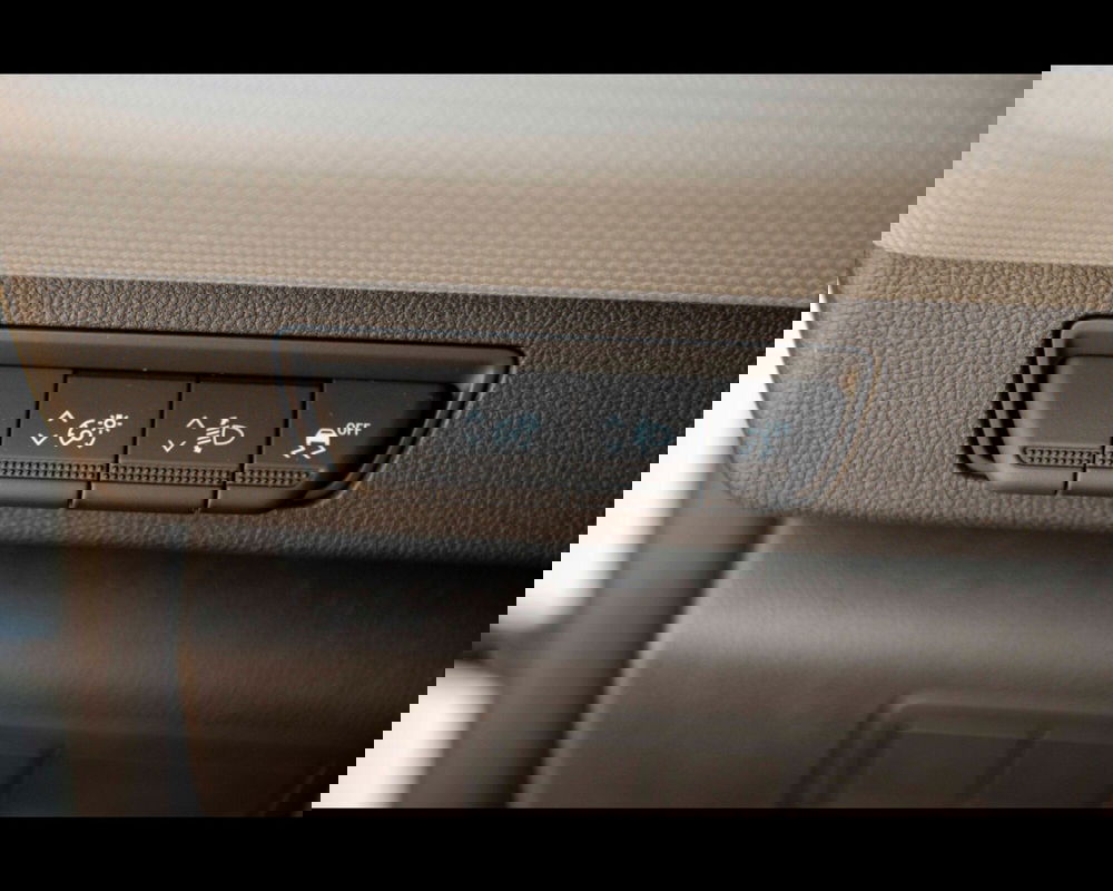 Nissan Townstar nuova a Venezia (16)