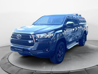 Toyota Hilux 2.D-4D 4WD 2 porte Extra Cab Lounge del 2022 usata a Imola
