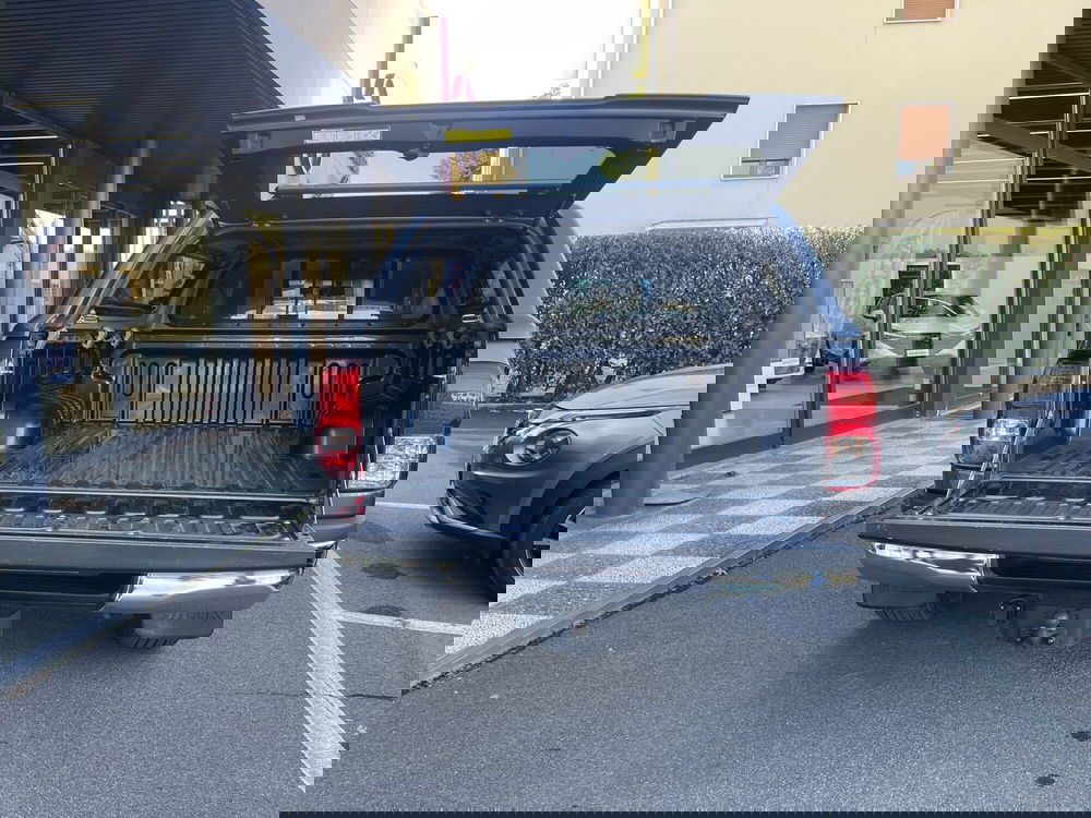 Toyota Hilux usata a Bologna (8)