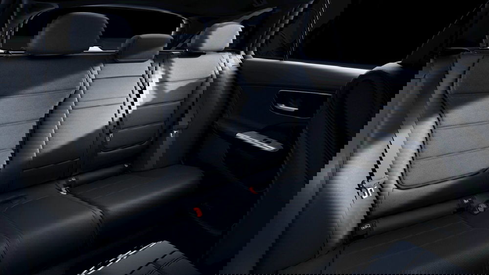 Mercedes-Benz Classe C Station Wagon nuova a Monza e Brianza (6)