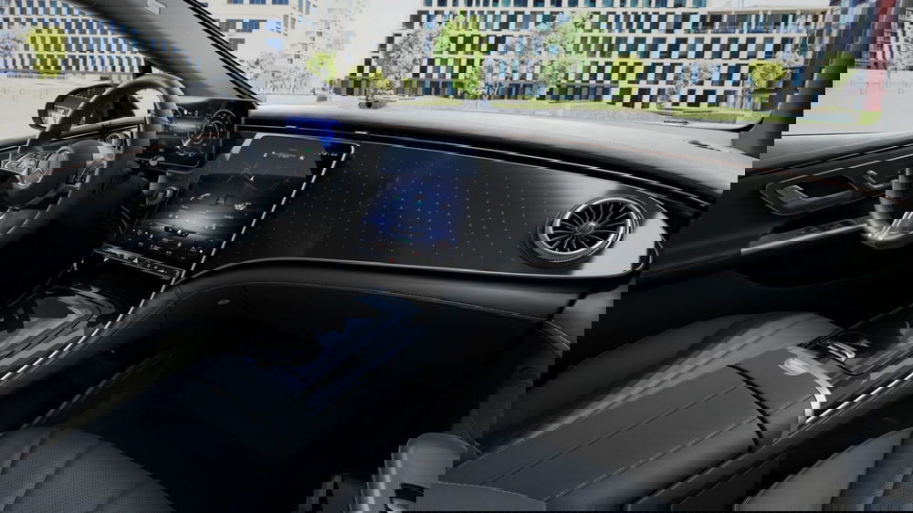 Mercedes-Benz EQE nuova a Milano (6)