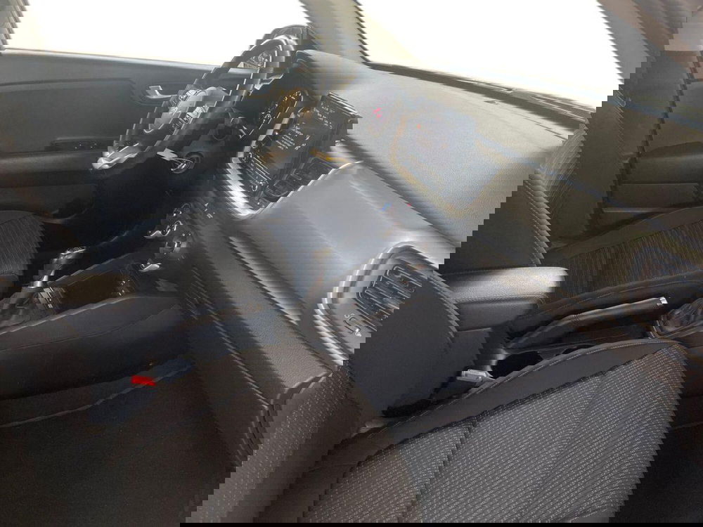 Kia Stonic usata a Milano (15)