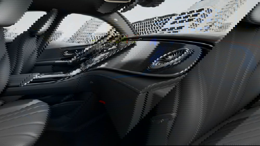 Mercedes-Benz EQE nuova a Monza e Brianza (7)