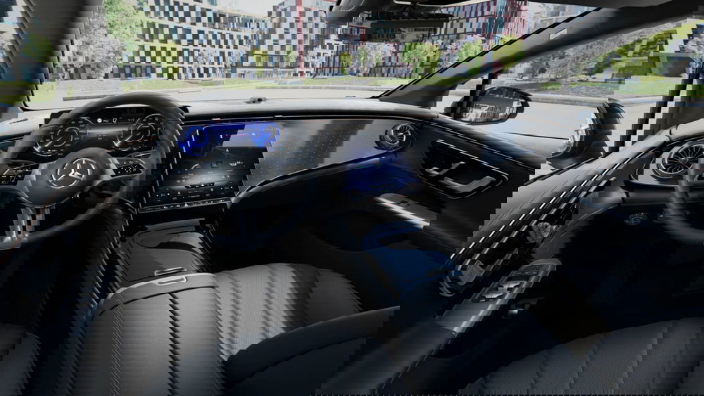 Mercedes-Benz EQE nuova a Monza e Brianza (8)