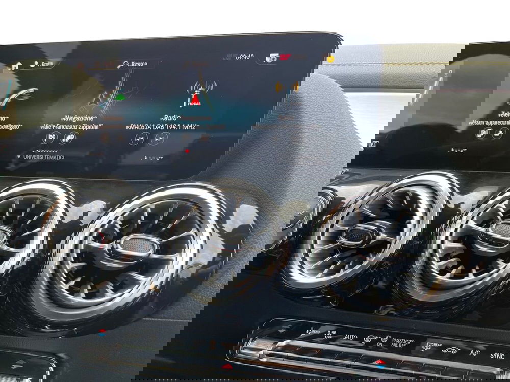 Mercedes-Benz GLA SUV usata a Bari (12)