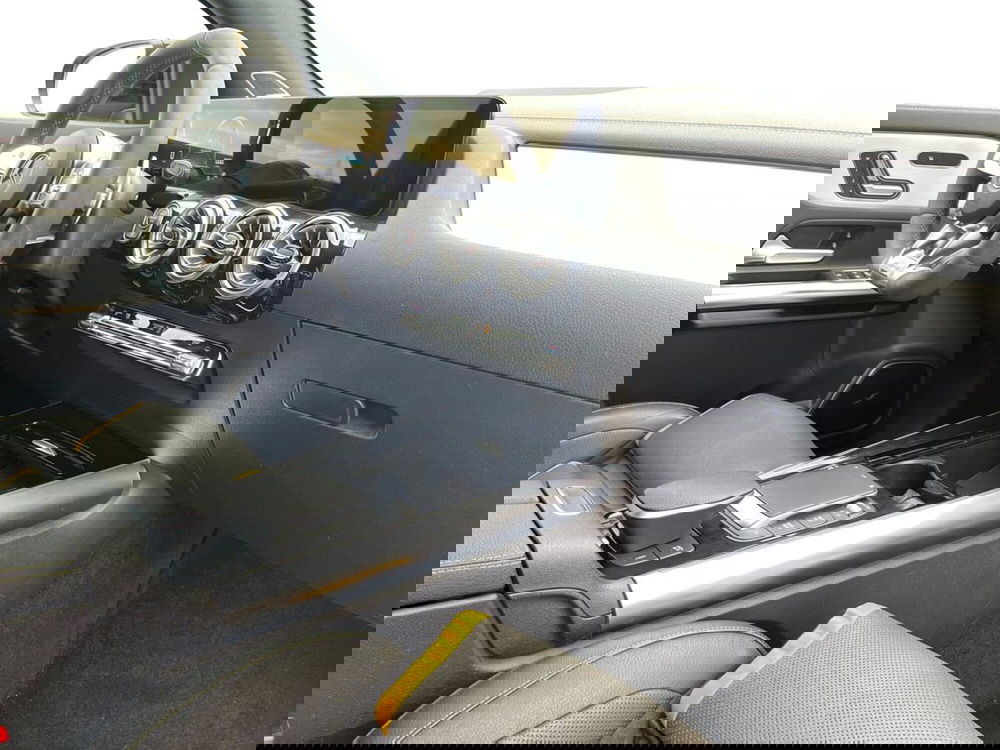 Mercedes-Benz GLA SUV usata a Bari (15)