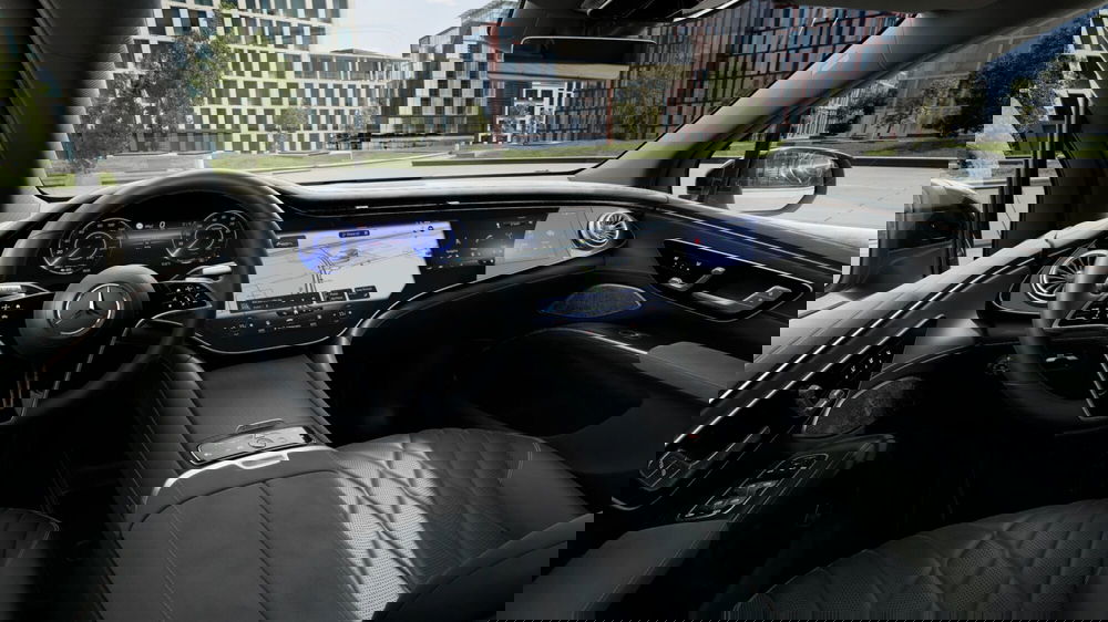 Mercedes-Benz EQS SUV nuova a Milano (6)