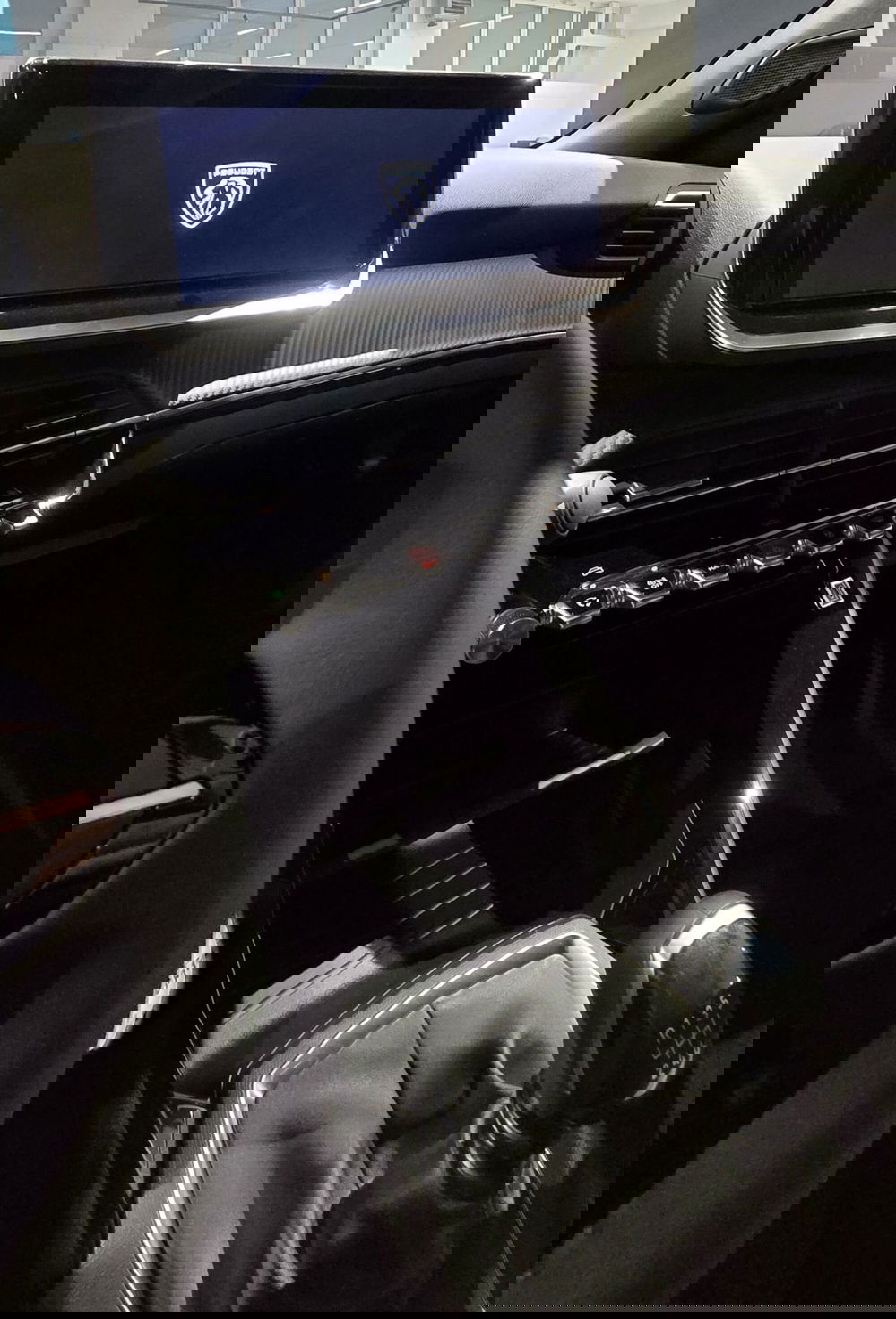 Peugeot 2008 nuova a Prato (3)