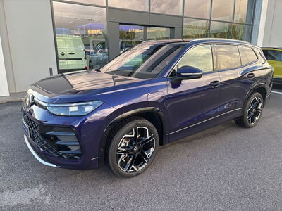 Volkswagen Tayron 1.5 tsi ehybrid R-Line 204cv dsg del 2025 usata a Salerno