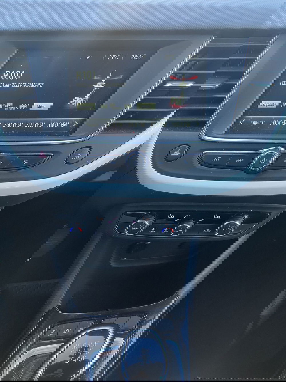 Opel Crossland usata a Lucca (11)