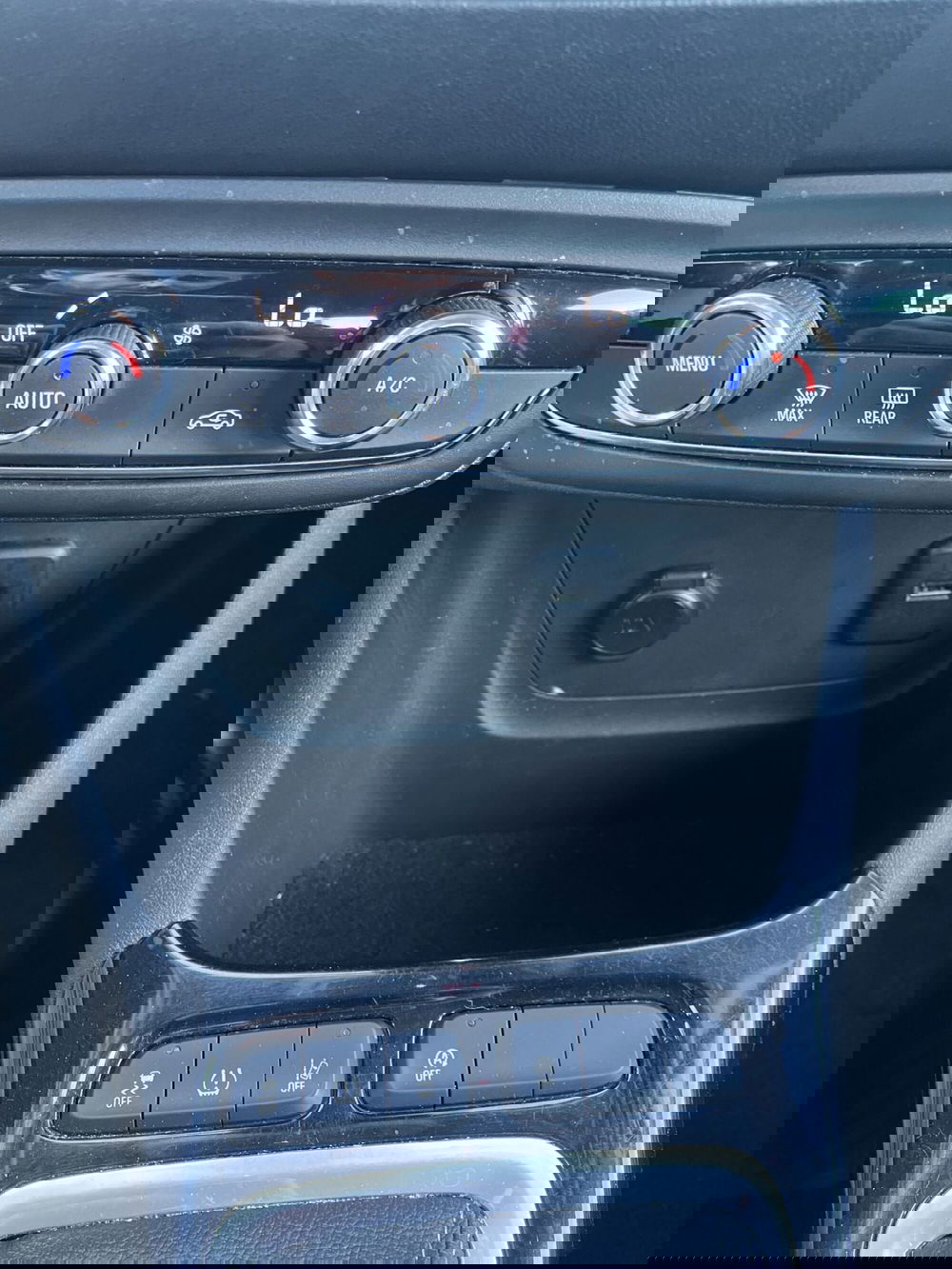 Opel Crossland usata a Lucca (14)