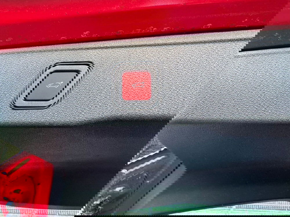 Jeep Avenger nuova a Salerno (15)