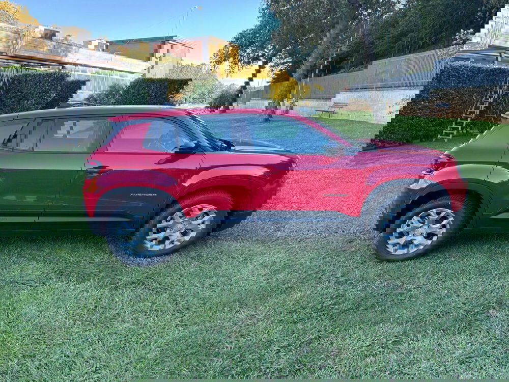 Jeep Avenger nuova a Salerno (16)