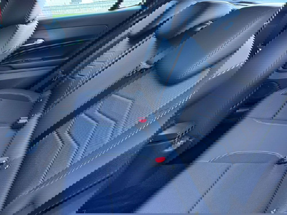 Jeep Avenger nuova a Salerno (7)