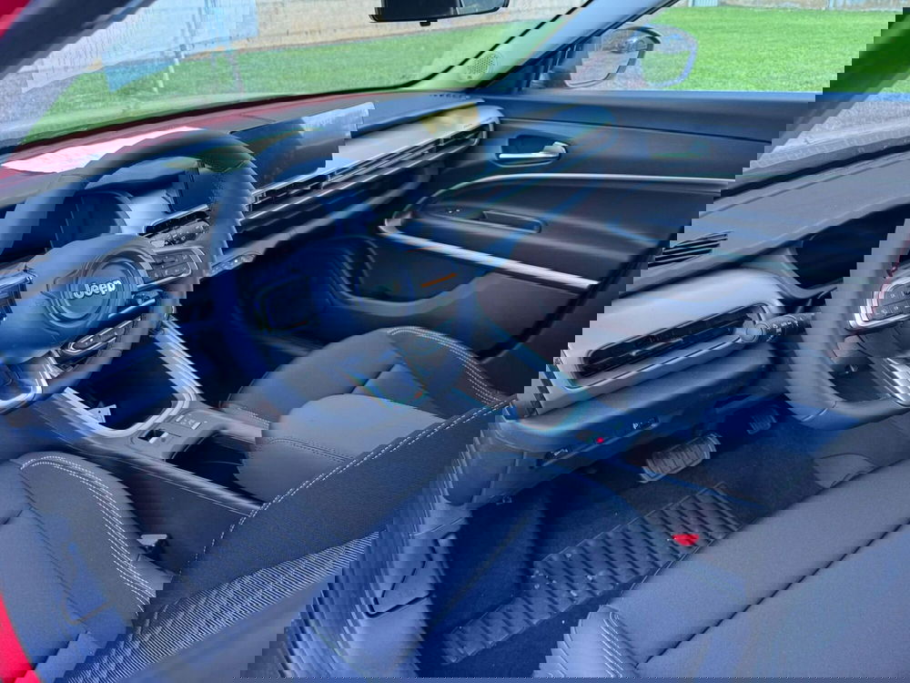 Jeep Avenger nuova a Salerno (8)