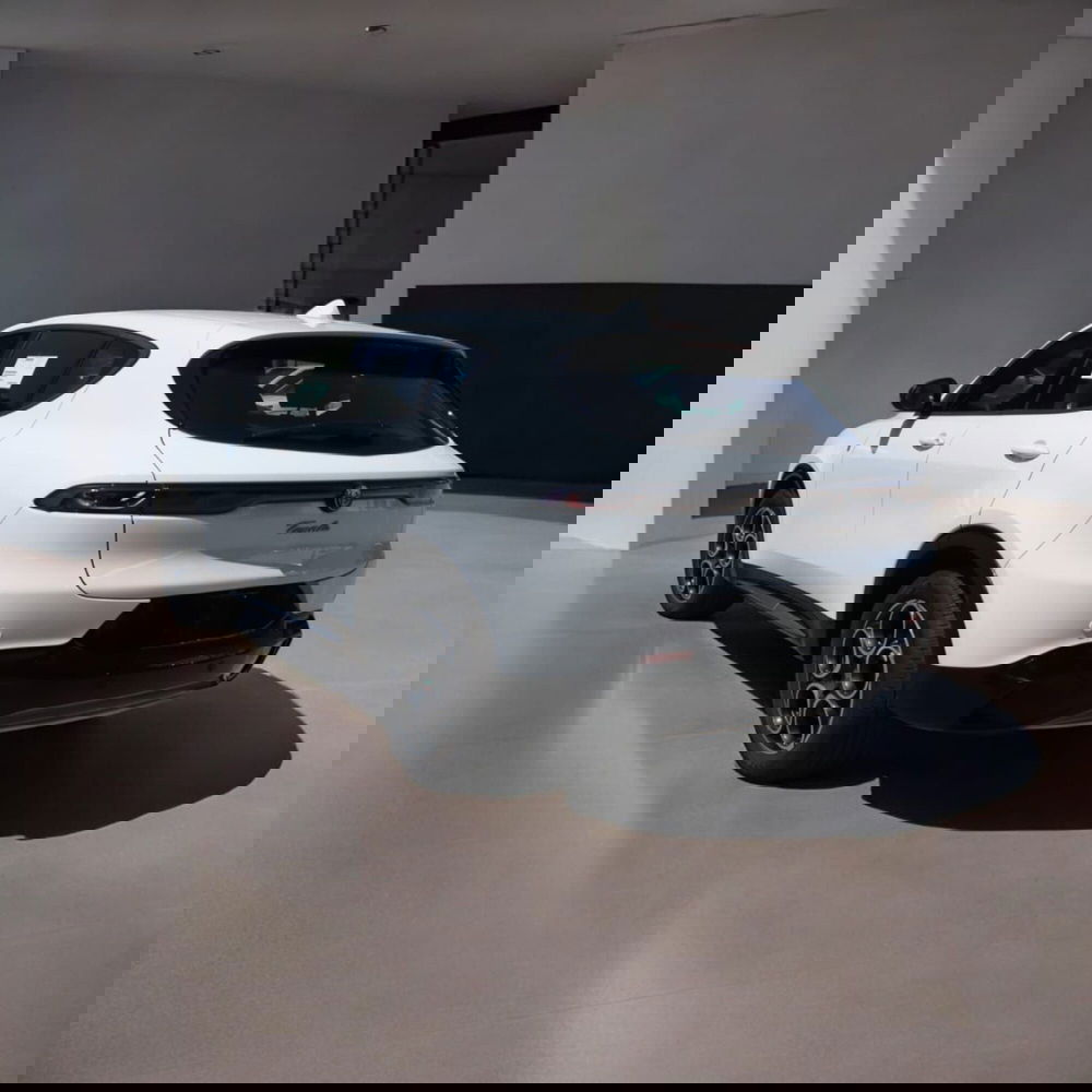 Alfa Romeo Tonale nuova a Salerno (4)