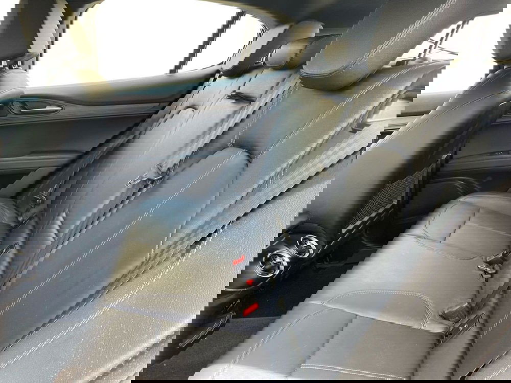 Alfa Romeo Stelvio usata a Firenze (12)